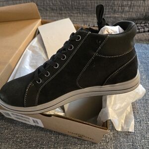 Clarks Cloudstoppers Women's Black Ankle Boots